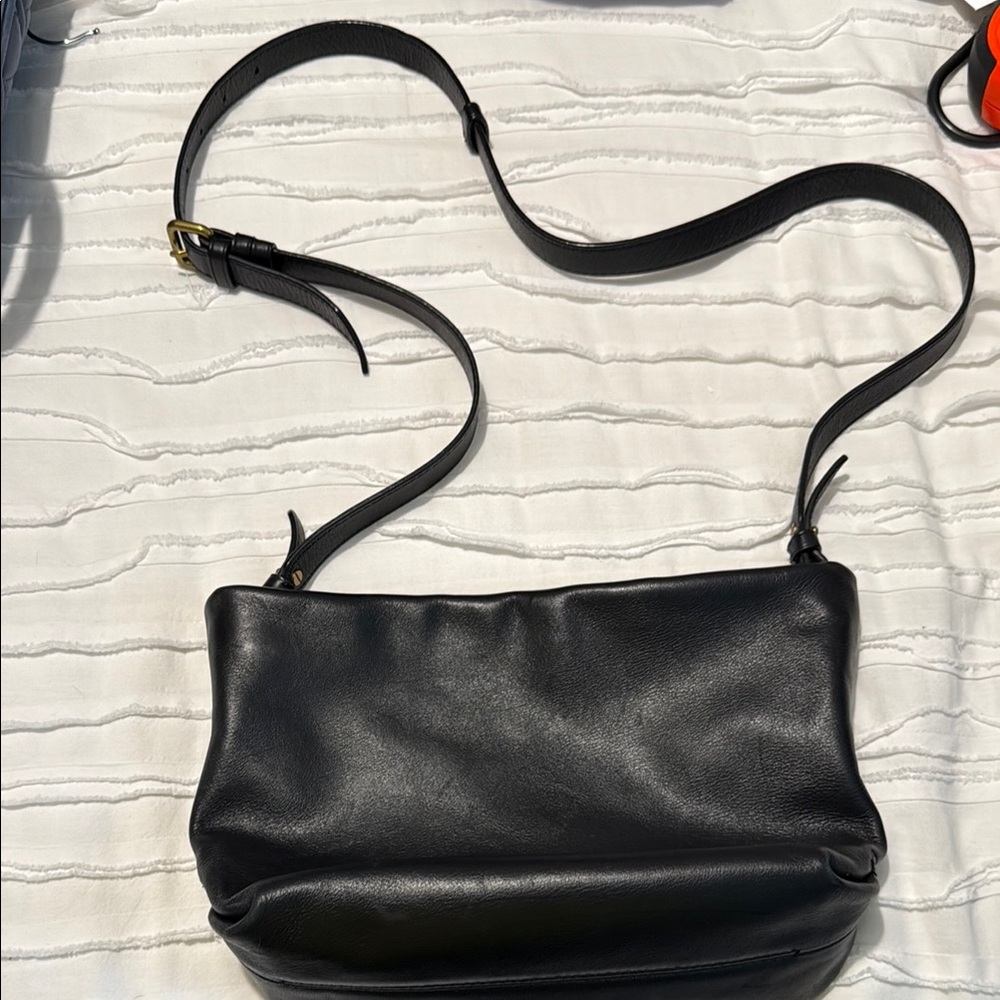 Elegant Black Leather Shoulder Bag